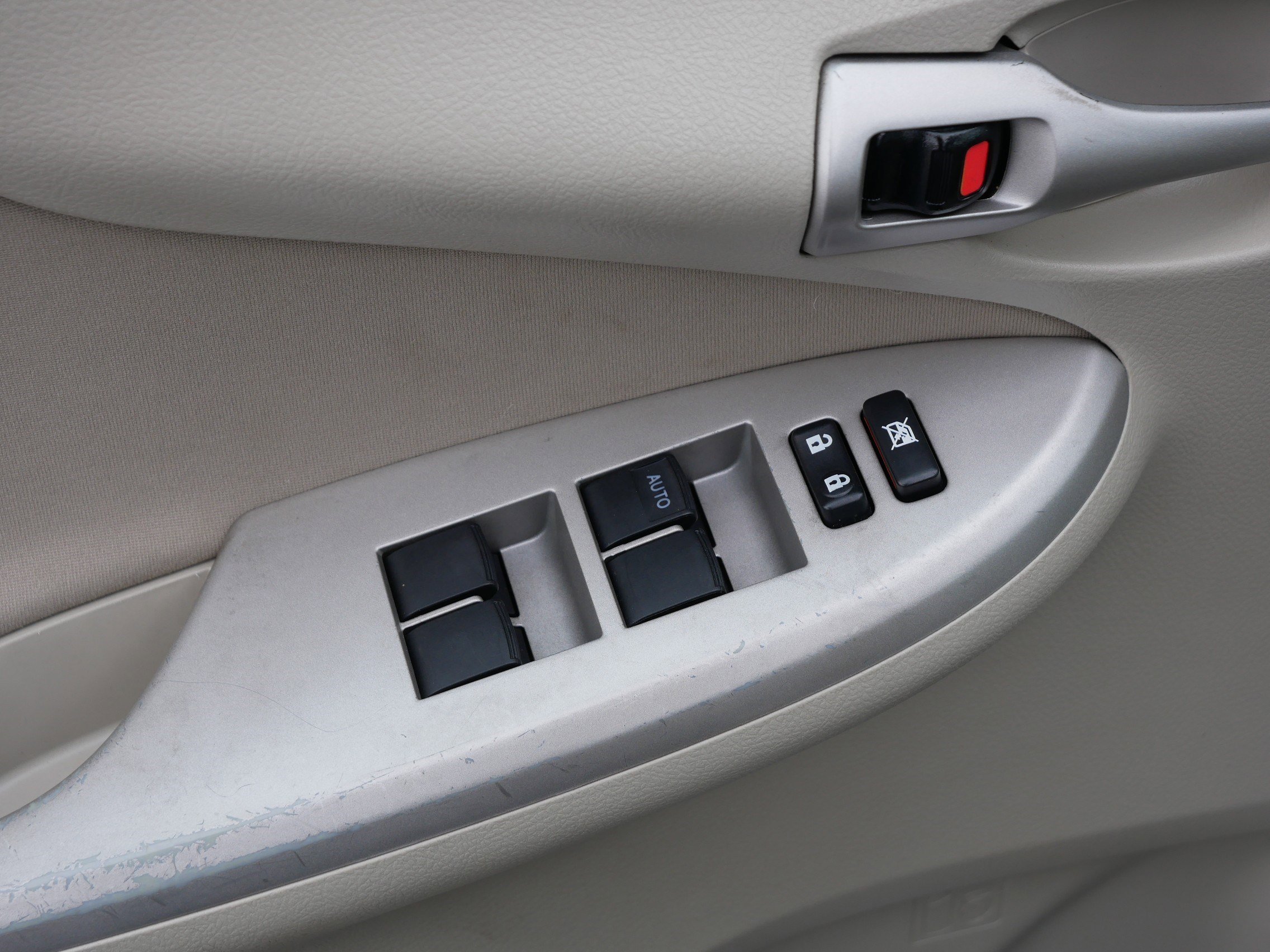 Used 2011 Toyota Corolla LE image 19