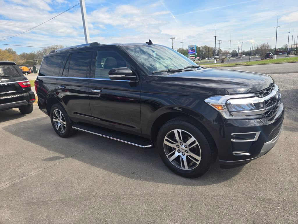 Used 2023 Ford Expedition Limited RWD image 2