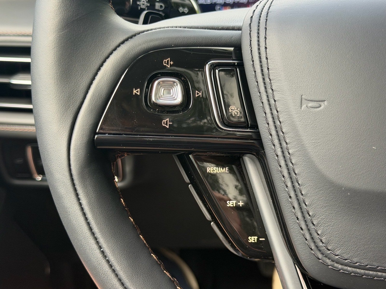 New 2026 Lincoln Aviator AWD image 29
