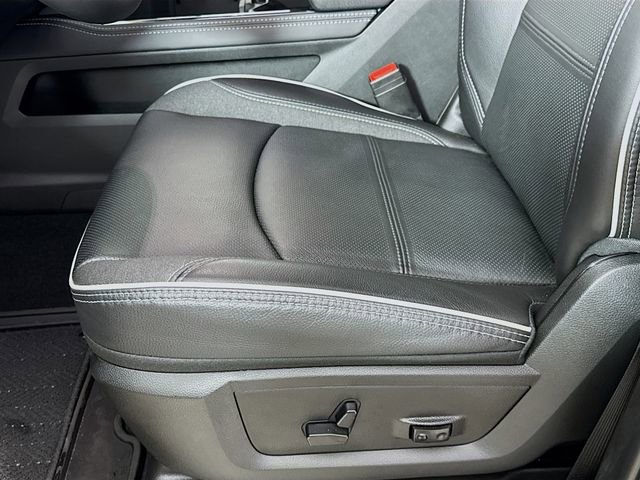 Used 2025 RAM 3500 Limited image 24