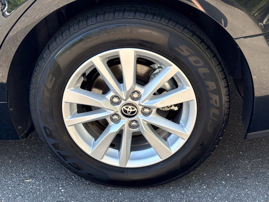 Used 2025 Toyota Camry LE FWD image 13