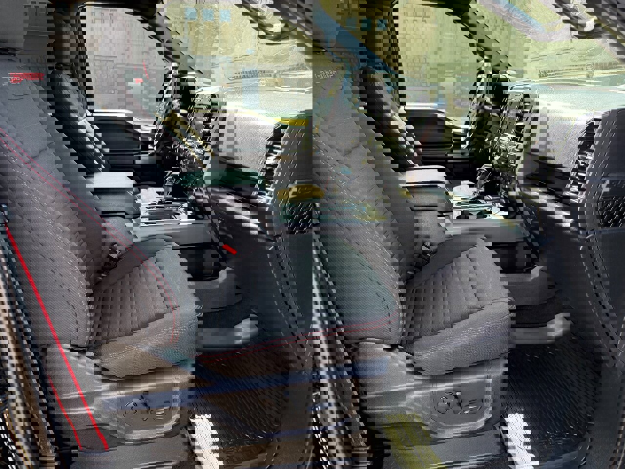 Used 2019 Ford F150 XLT w/ Equipment Group 302A Luxury AWD/4WD image 11