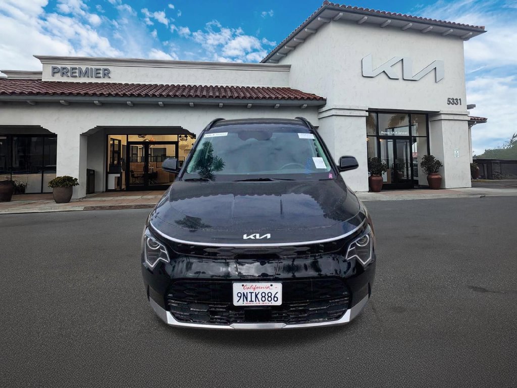 Certified 2024 Kia Niro Wind FWD image 3
