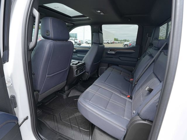 Used 2023 Chevrolet Silverado 1500 High Country w/ High Country Premium Package AWD/4WD image 19