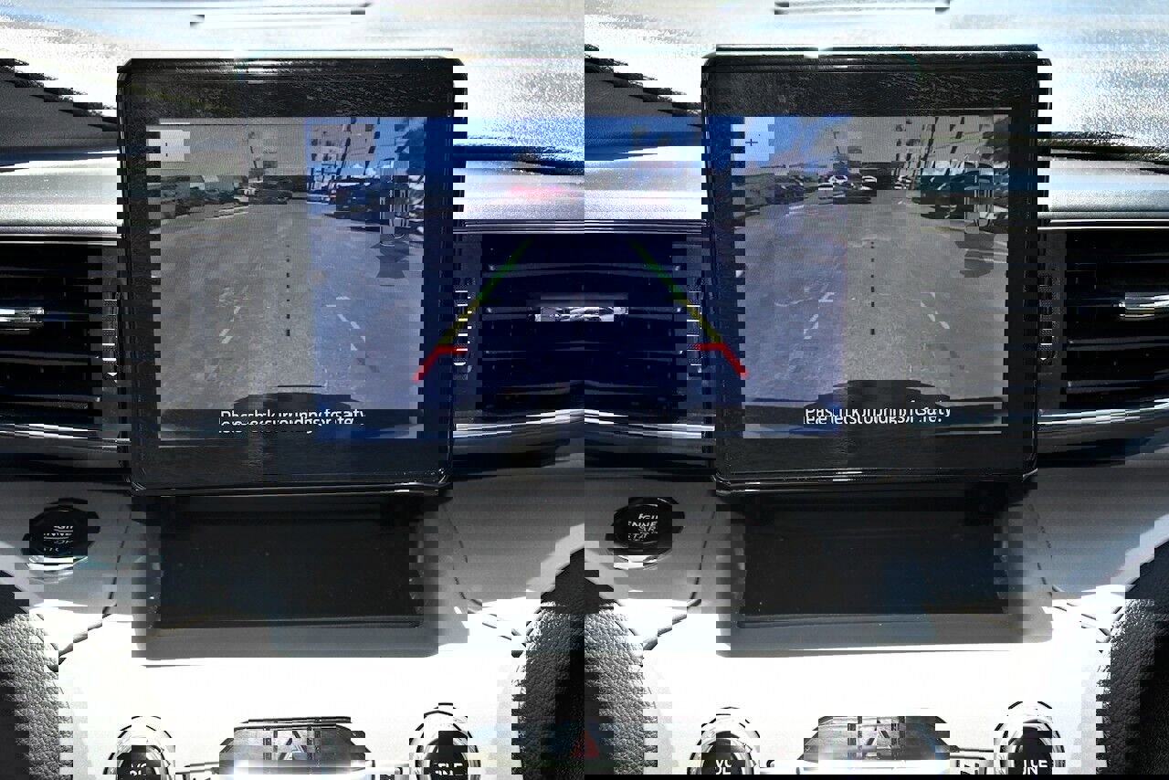 Used 2024 Ford Explorer XLT w/ Equipment Group 202A image 28