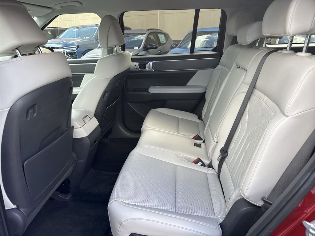 Used 2025 Hyundai Santa Fe SEL AWD/4WD image 21
