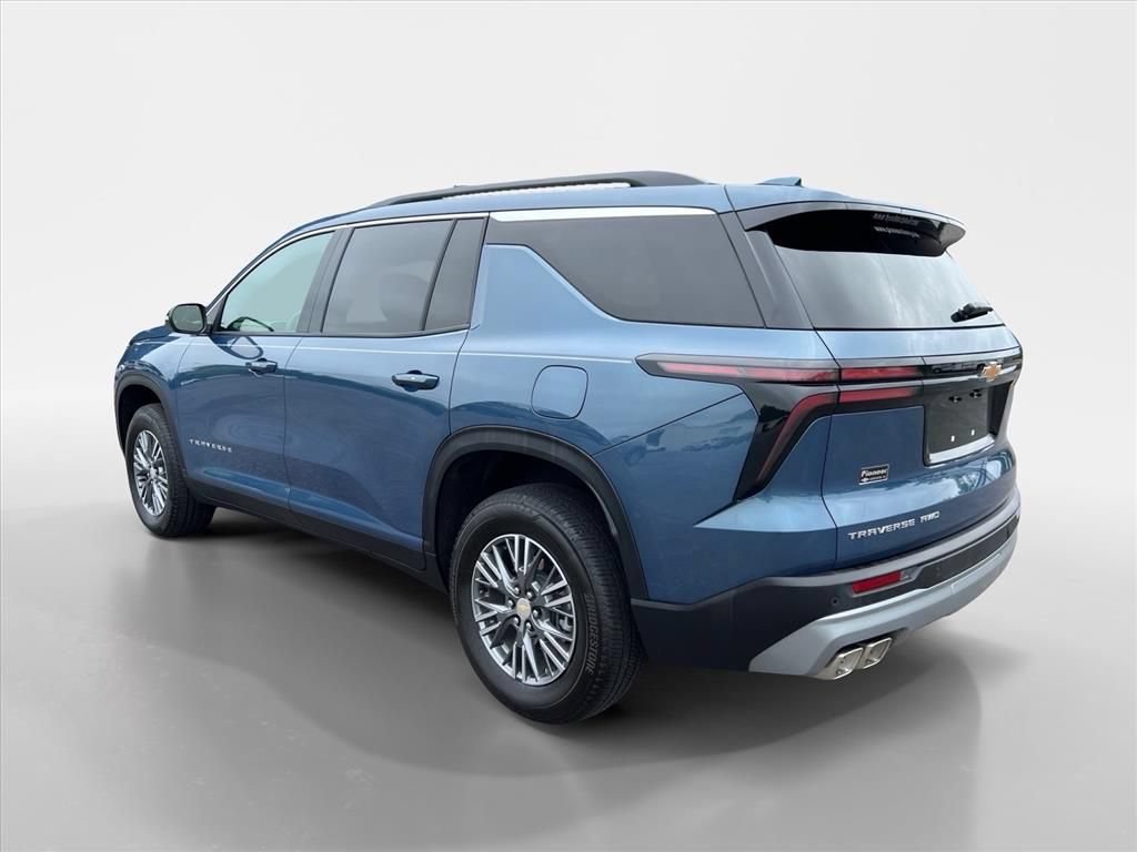 Used 2026 Chevrolet Traverse LT AWD/4WD image 3