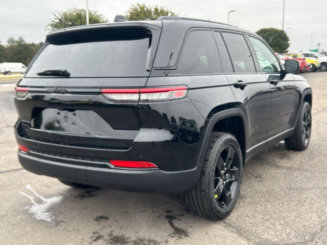 New 2027 Jeep Grand Cherokee Laredo X AWD/4WD image 3