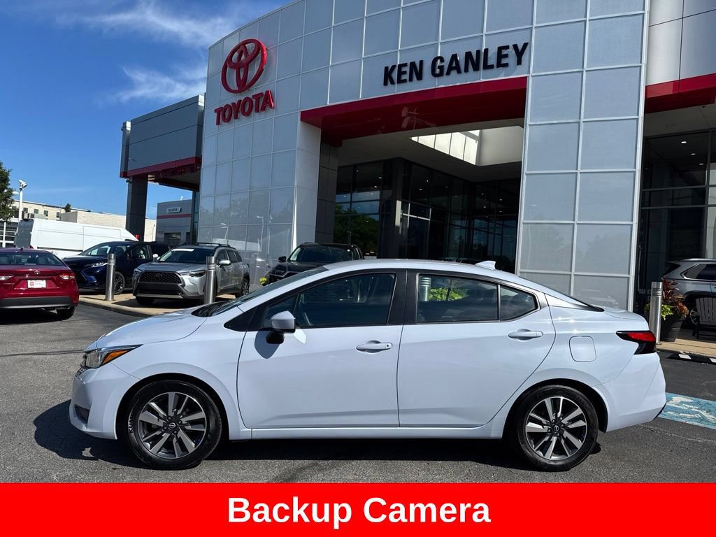 Used 2025 Nissan Versa SV FWD image 3