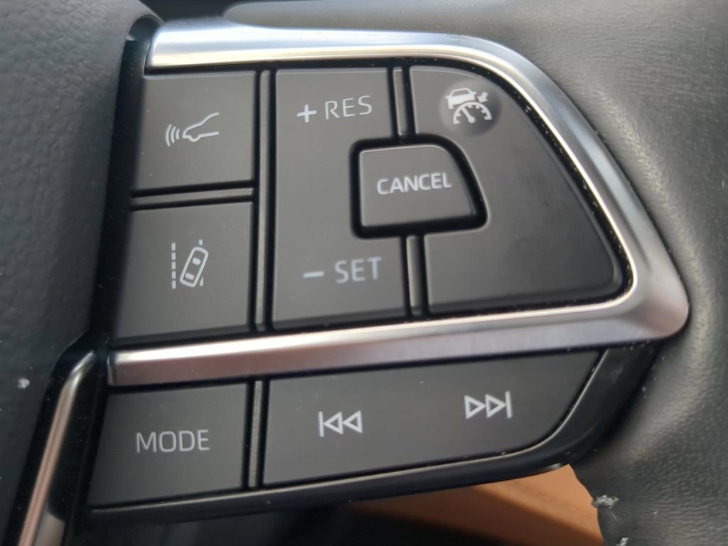 Used 2020 Toyota Highlander Platinum image 21