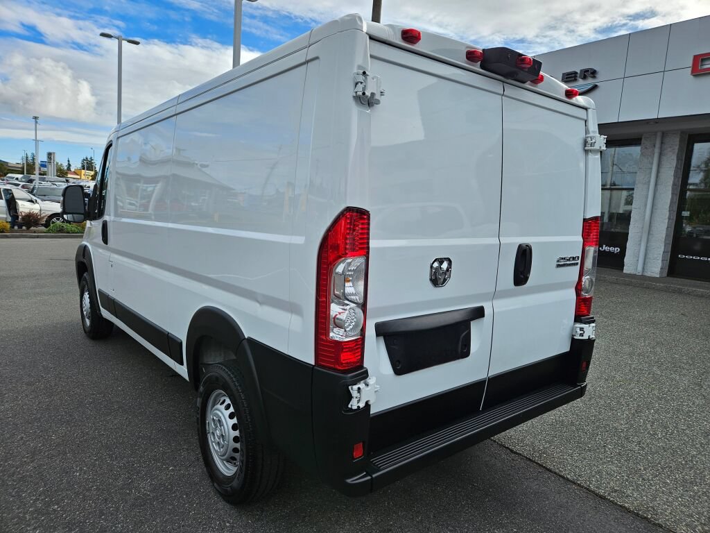 Used 2025 RAM ProMaster 2500 w/ Convenience Group FWD image 3