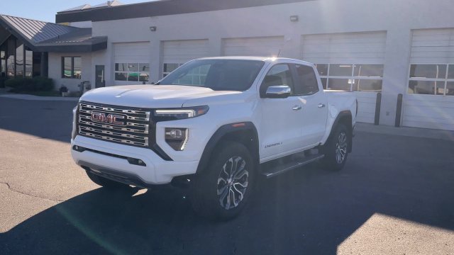 Used 2026 GMC Canyon Denali AWD/4WD image 5