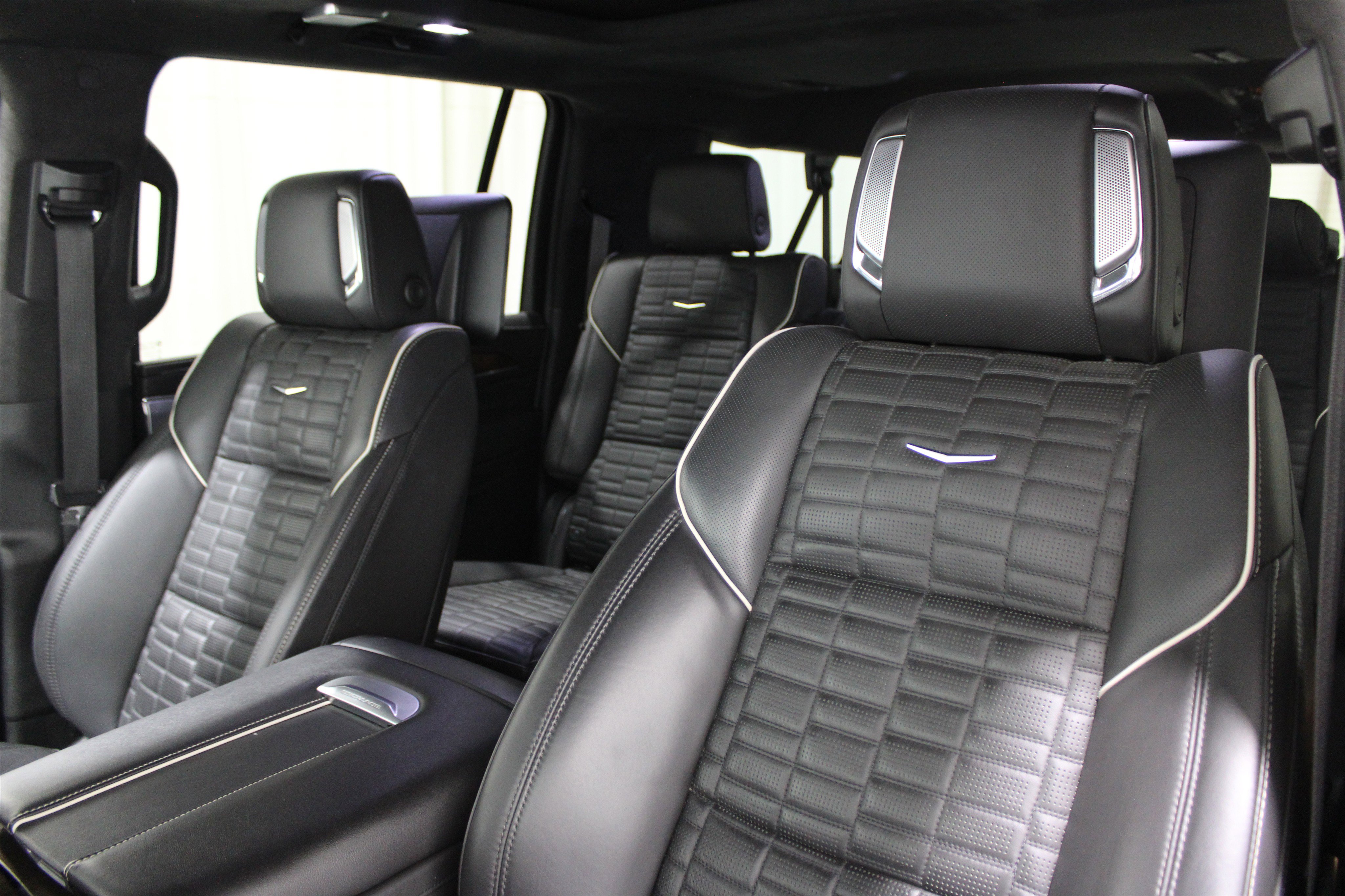 Certified 2024 Cadillac Escalade ESV Sport Platinum image 5