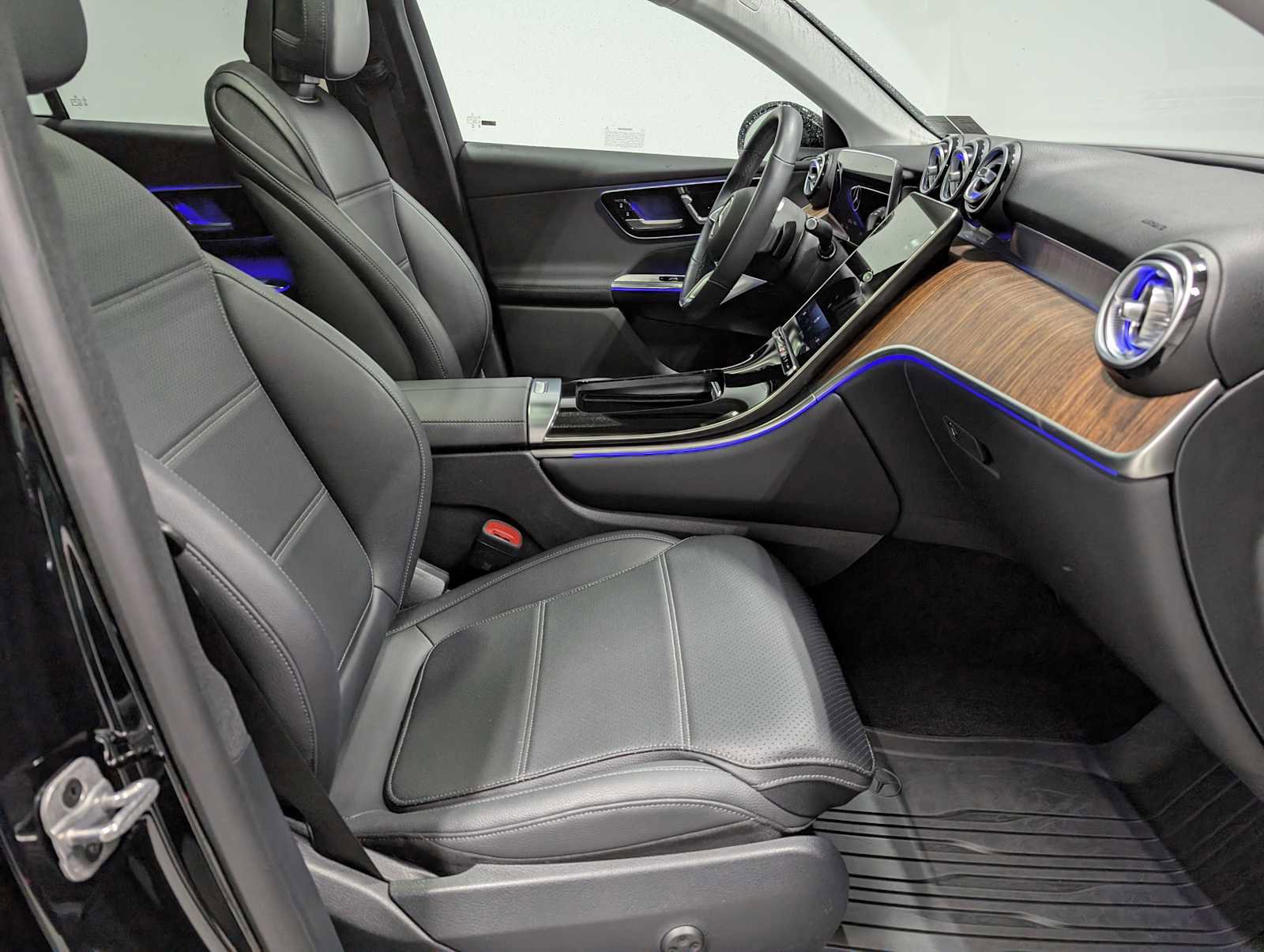 Certified 2025 Mercedes-Benz GLC 300 GLC 300 image 36