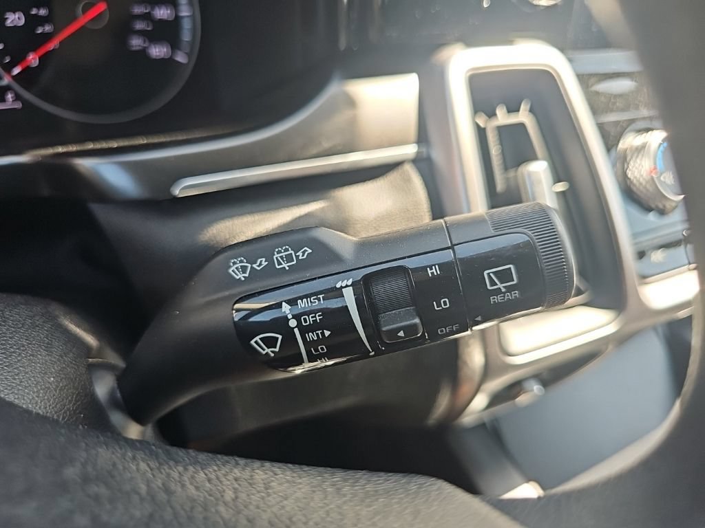 Used 2022 Kia Sorento LX FWD image 37