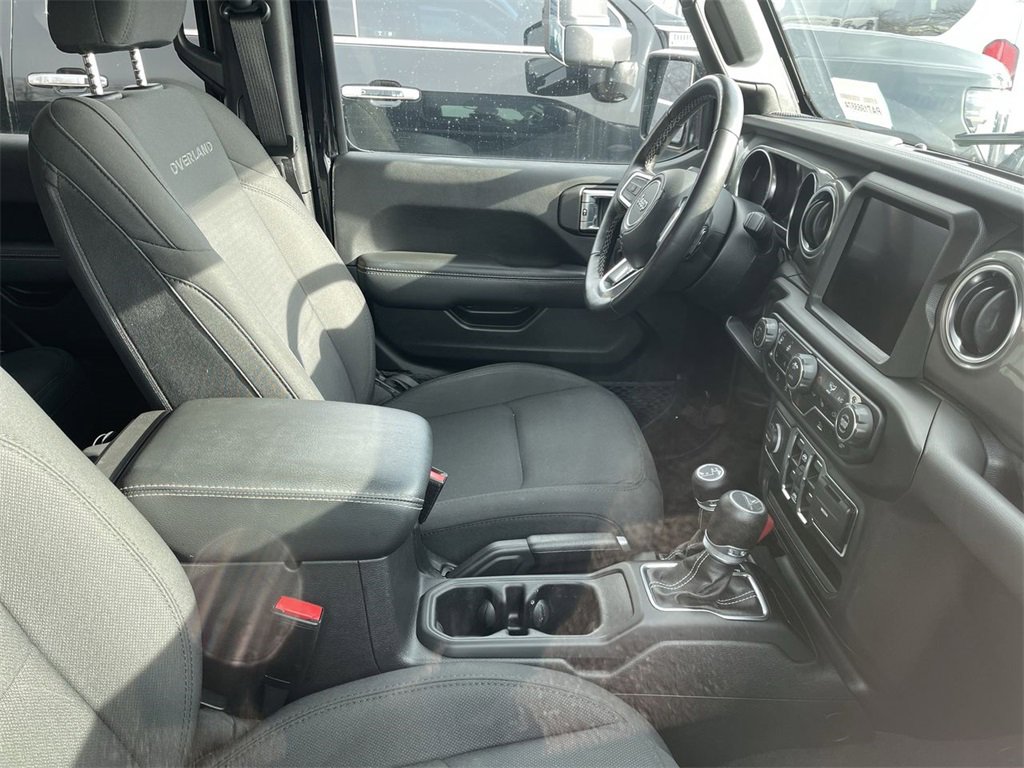 Used 2022 Jeep Gladiator Overland w/ Cold Weather Group image 11