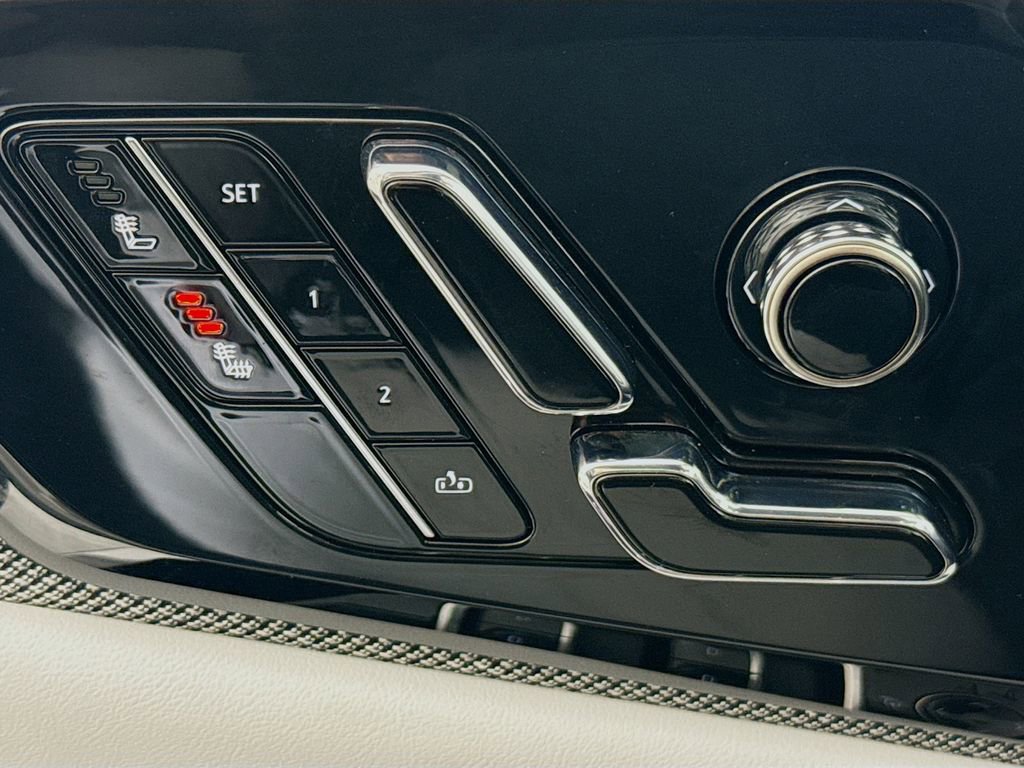 Used 2025 Cadillac Optiq Sport 1 image 21