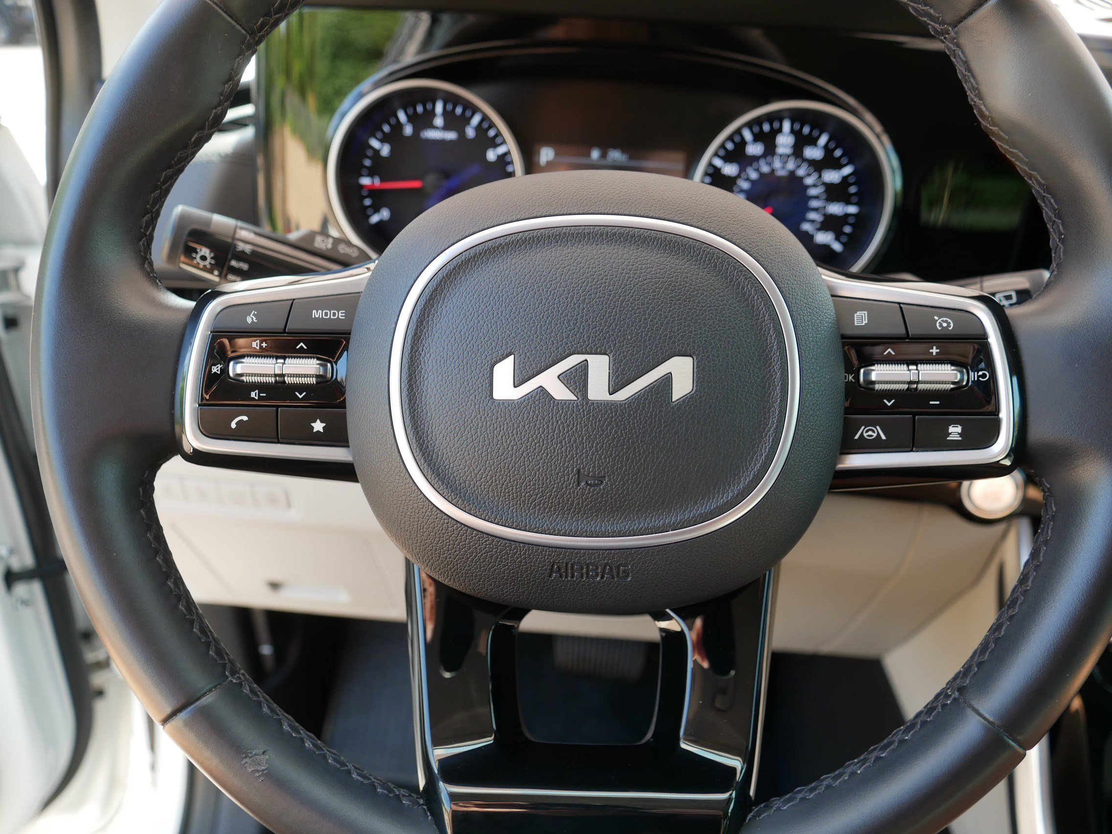 Certified 2024 Kia Carnival EX FWD image 25