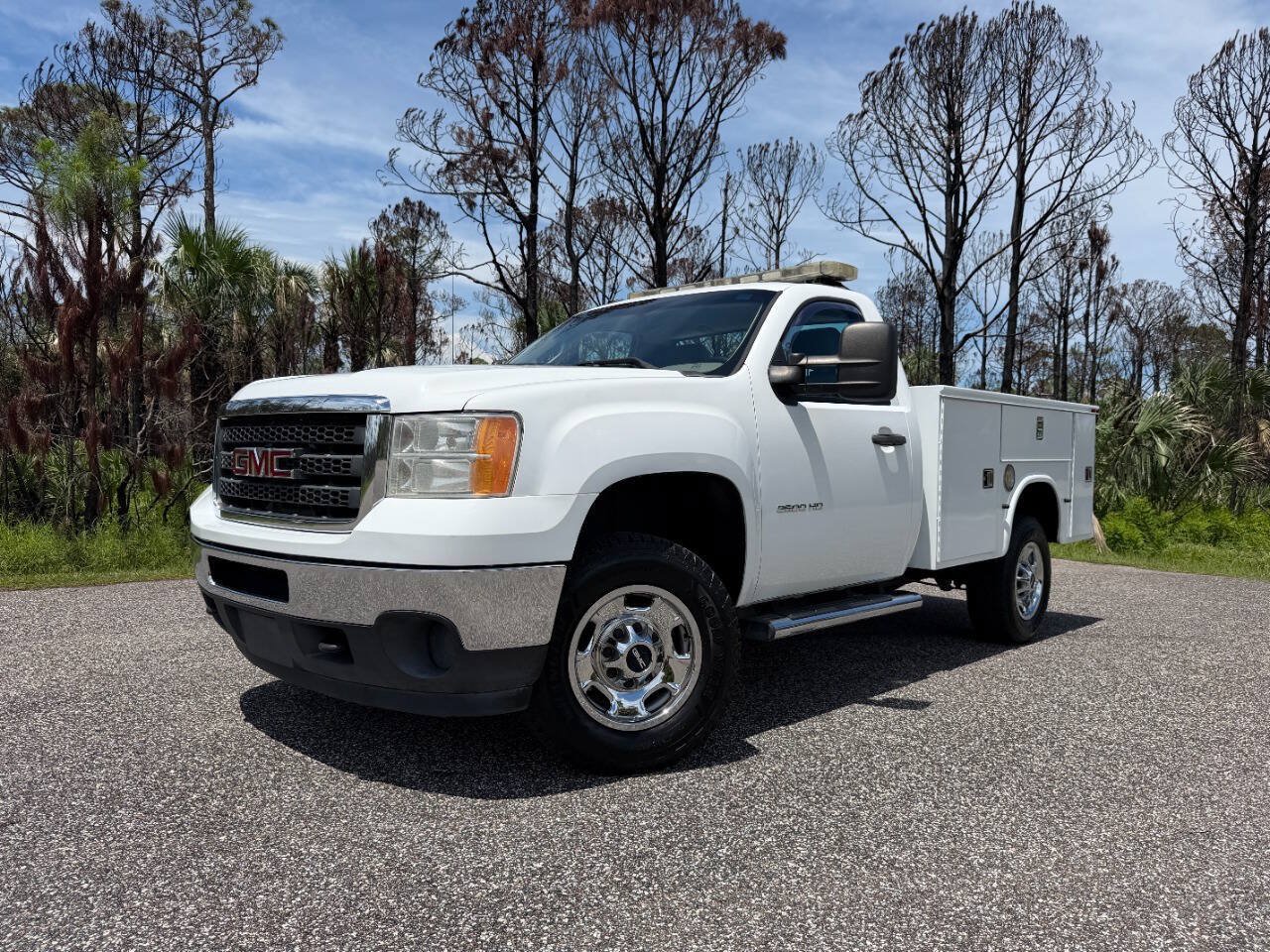 Used 2012 GMC Sierra 2500 W/T AWD/4WD image 1
