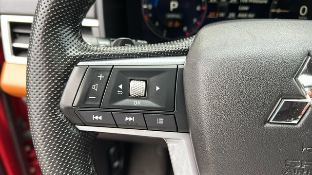 Used 2024 Mitsubishi Outlander SEL image 12