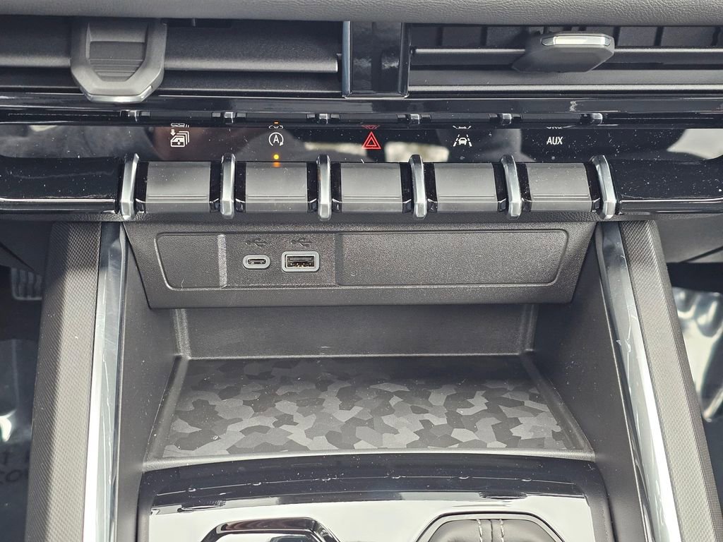 New 2026 GMC Canyon Elevation w/ Convenience Package image 33