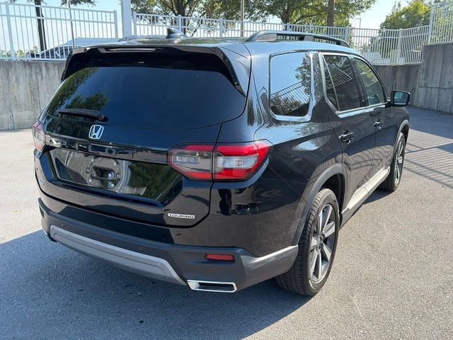 Used 2023 Honda Pilot Touring image 8