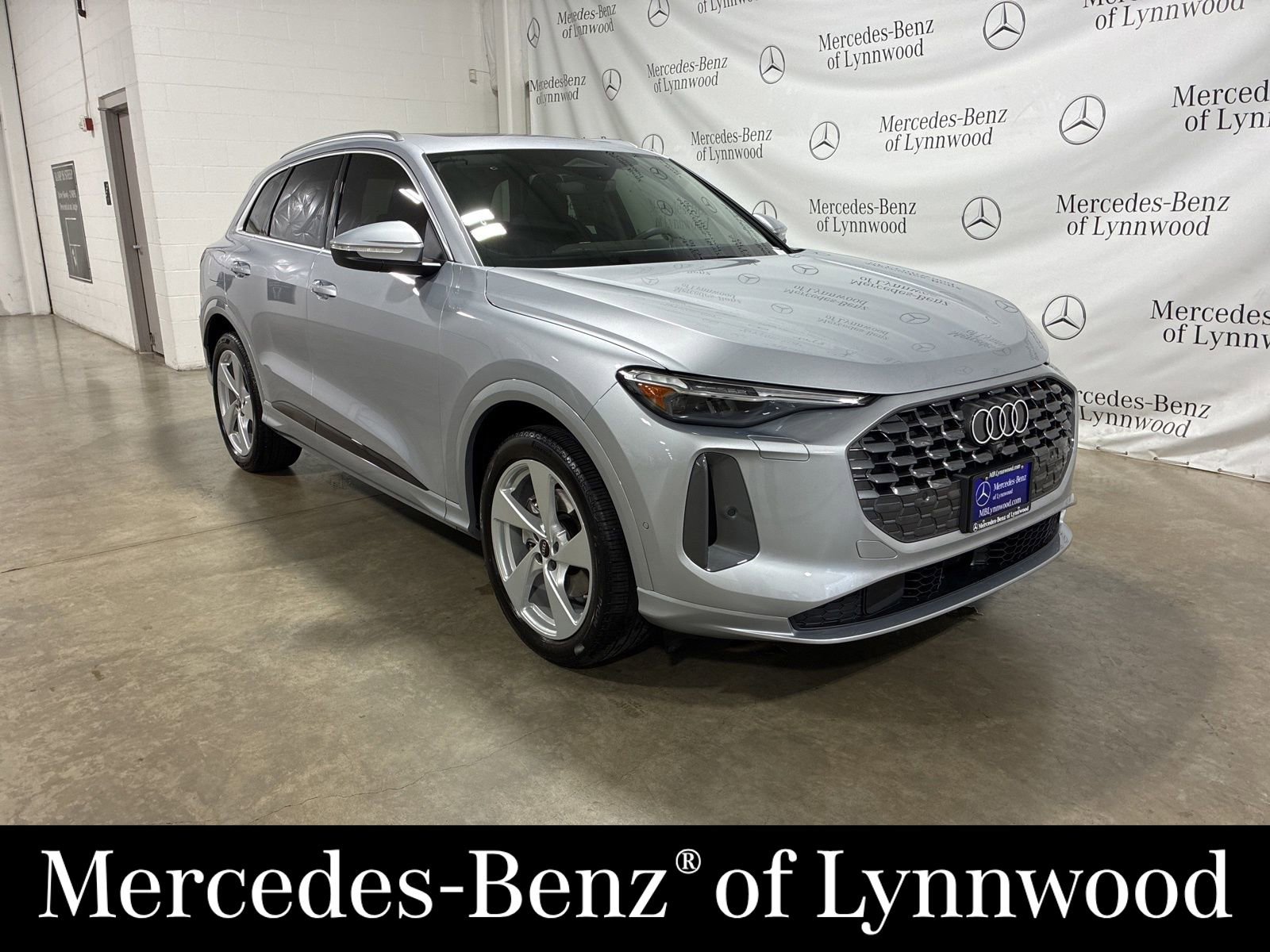 Used 2025 Audi Q5 Prestige image 1