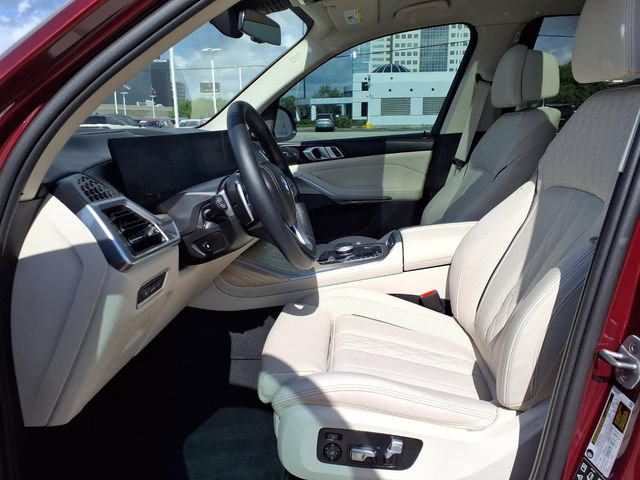 Used 2025 BMW X7 xDrive40i w/ Executive Package AWD/4WD image 4