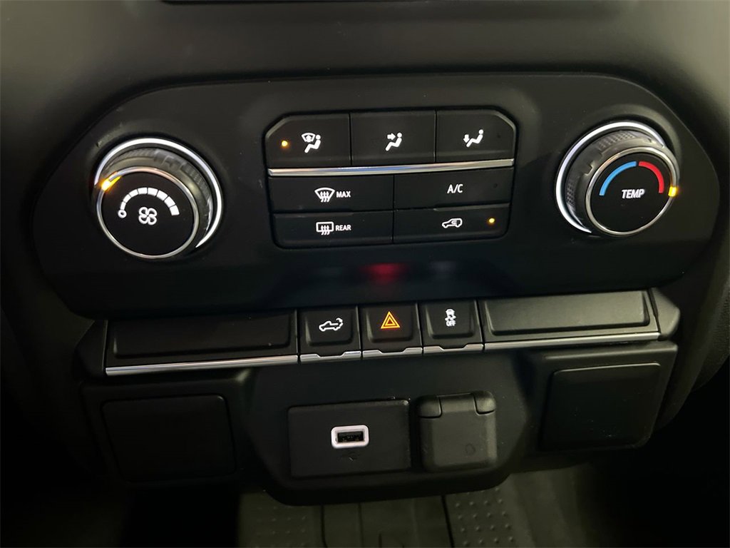 Used 2020 Chevrolet Silverado 1500 Custom w/ Custom Value Package image 15