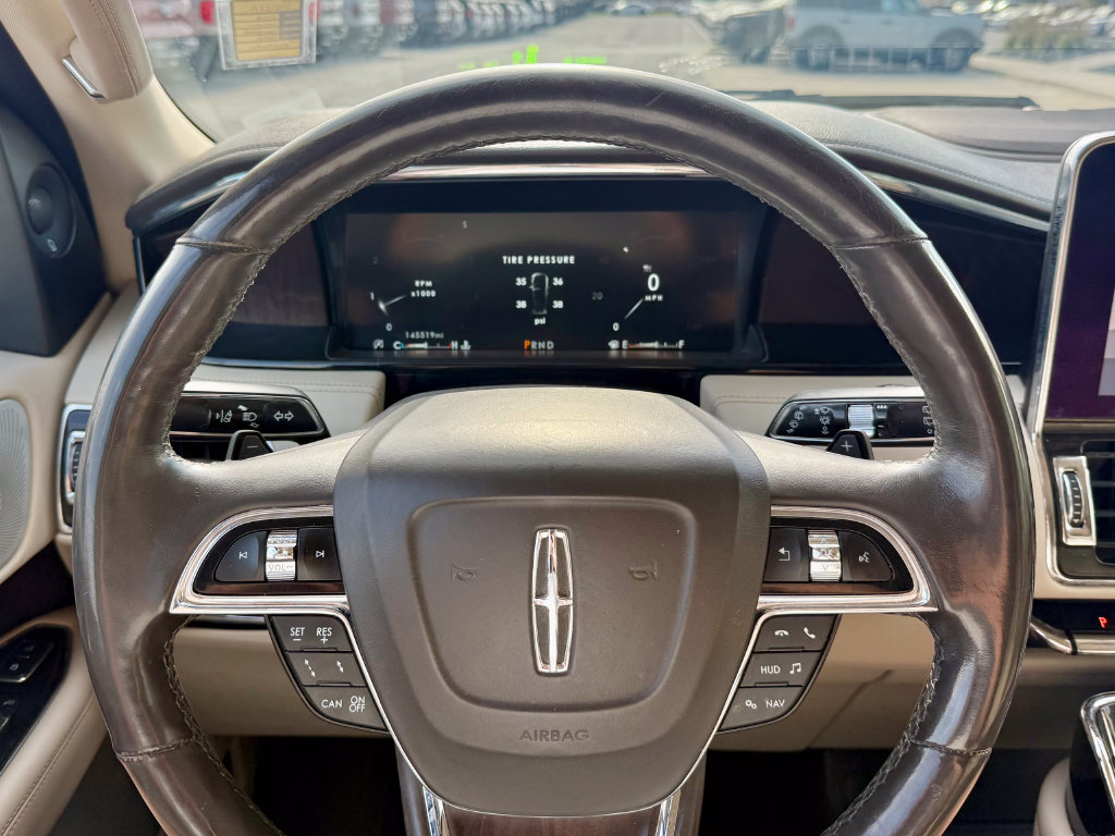 Used 2018 Lincoln Navigator Reserve w/ Technology Package AWD/4WD image 21