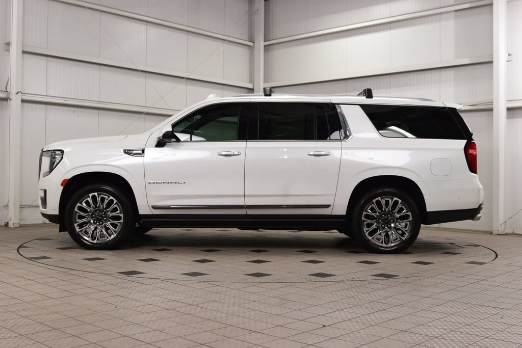 Used 2024 GMC Yukon XL Denali Ultimate AWD/4WD image 7