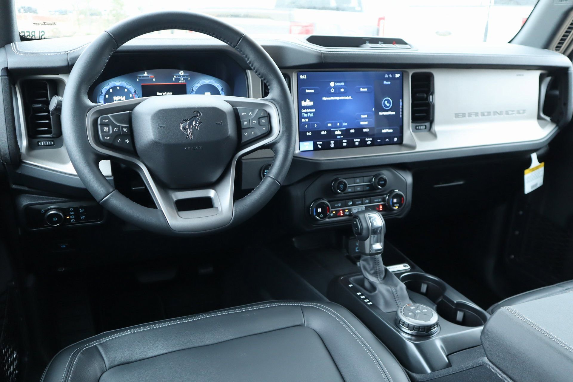 New 2025 Ford Bronco Outer Banks video 2