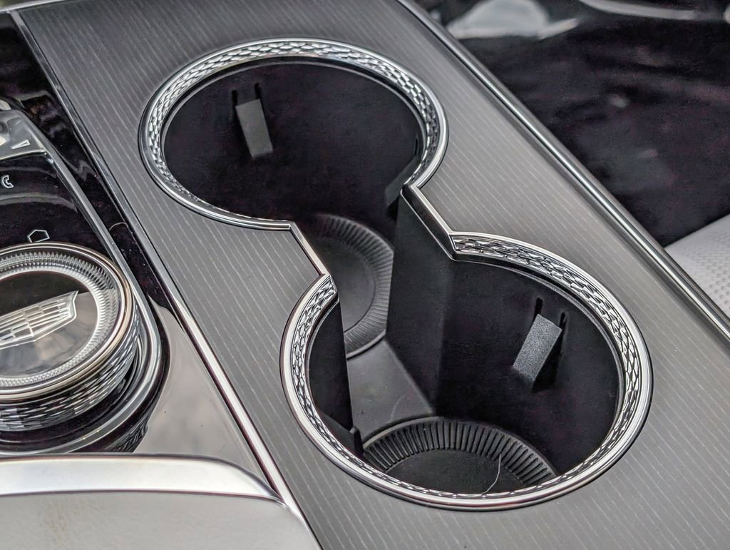 New 2026 Cadillac Lyriq Premium Luxury AWD/4WD image 31