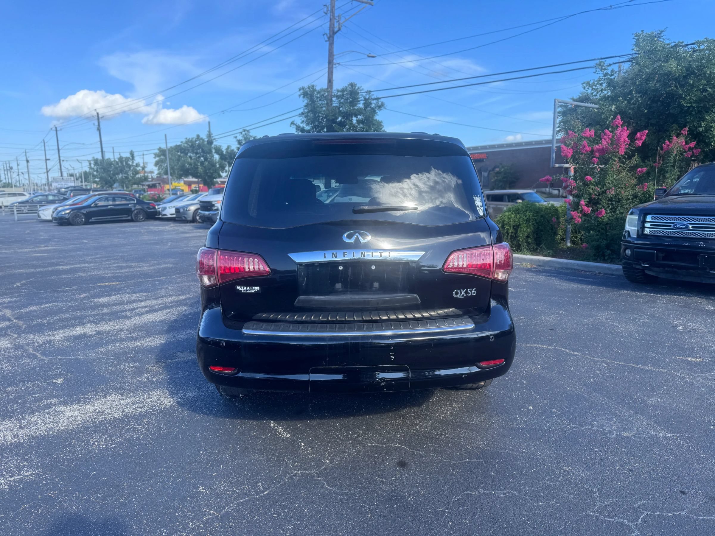 Used 2011 INFINITI QX56 2WD w/ Deluxe Touring Pkg image 6