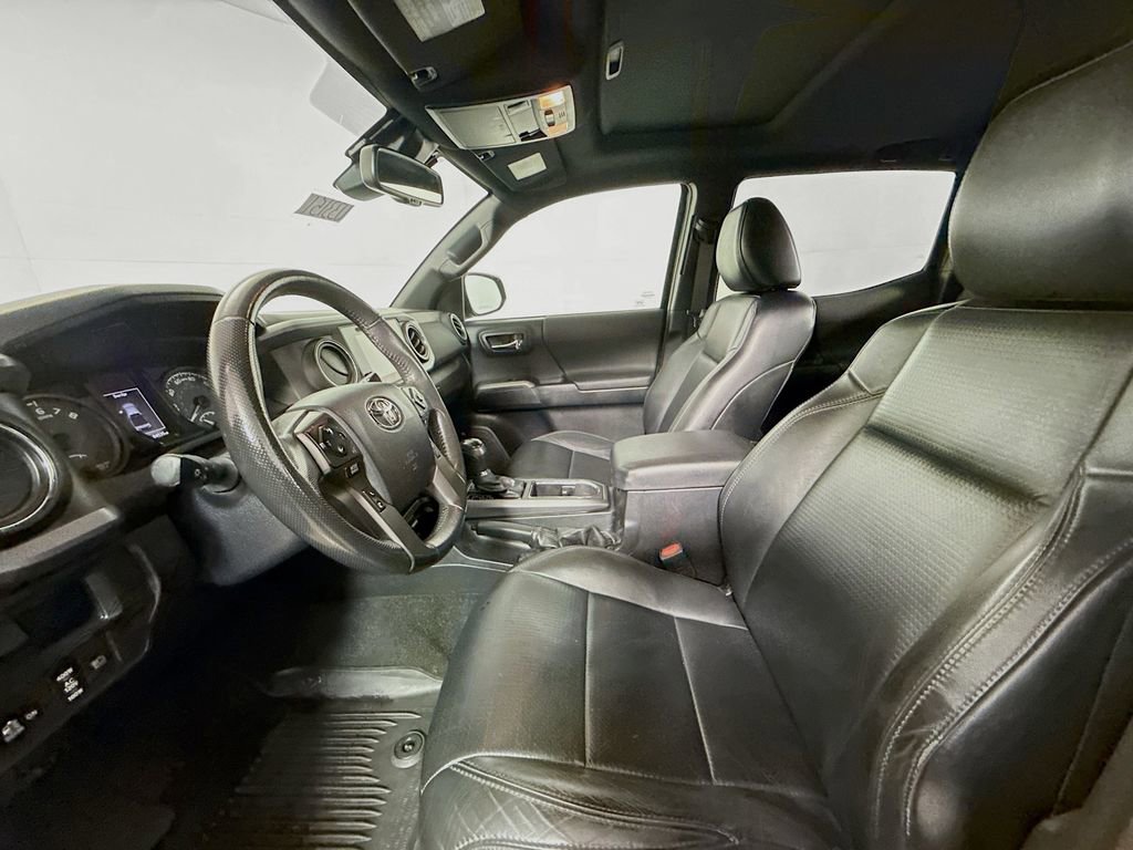Used 2018 Toyota Tacoma TRD Sport w/ TRD Premium Sport Package image 21