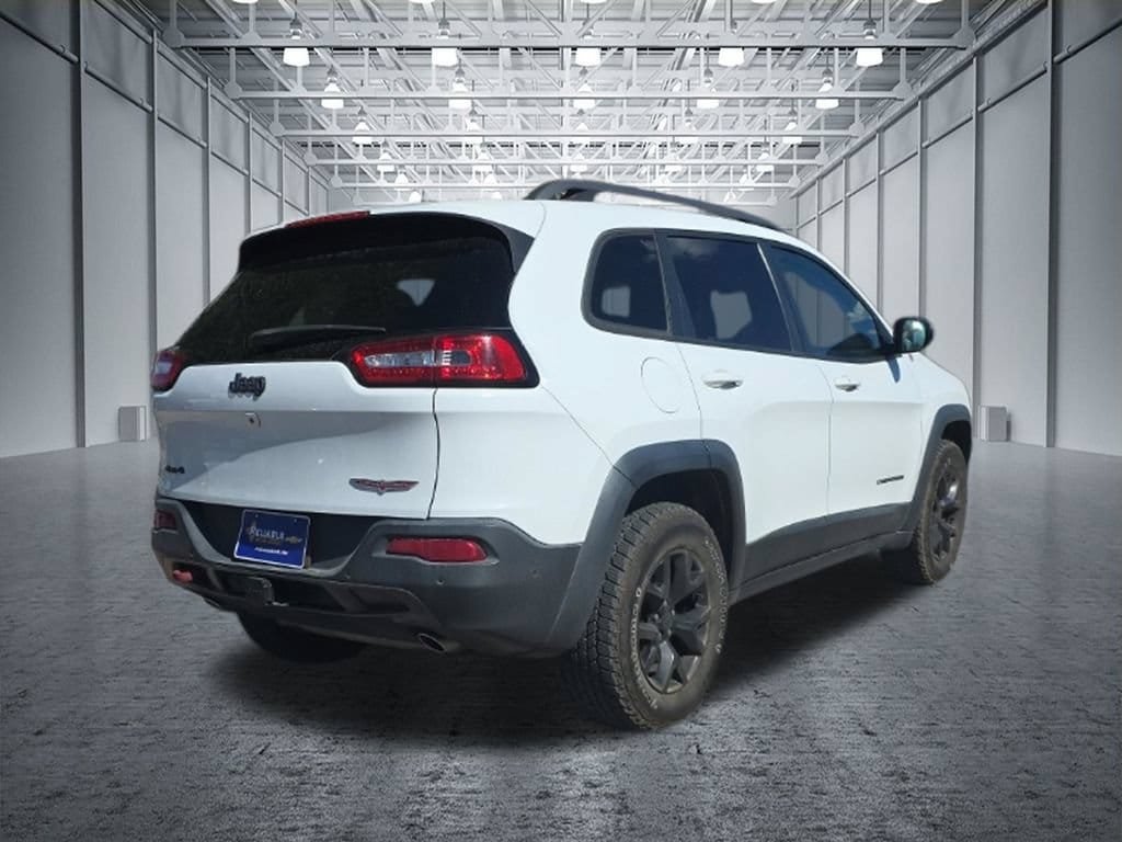 Used 2017 Jeep Cherokee Trailhawk AWD/4WD image 8