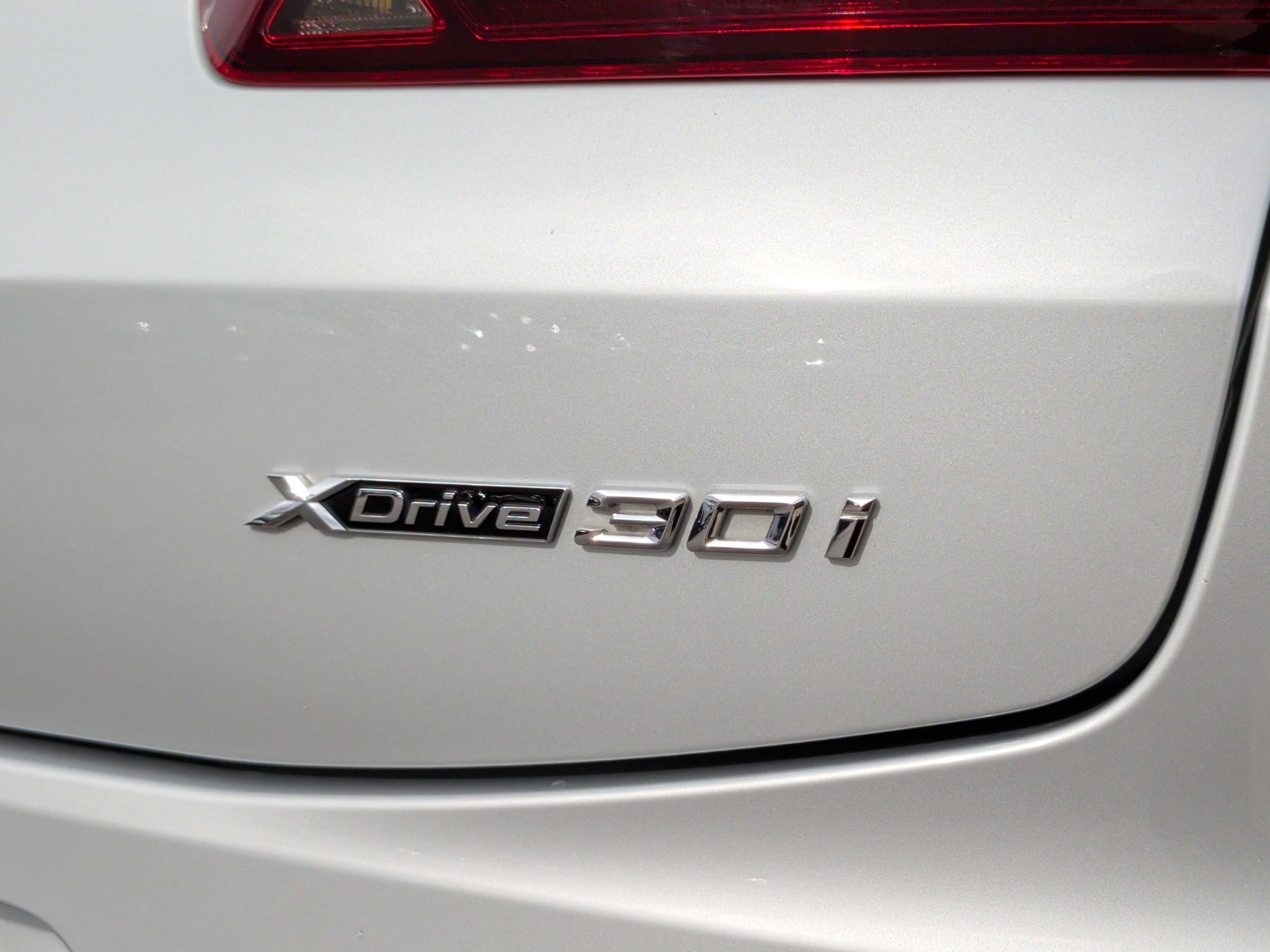 Used 2019 BMW X4 xDrive30i w/ Executive Package image 12