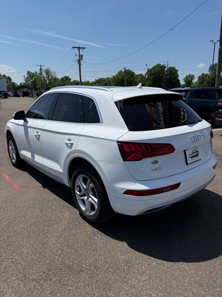 Used 2019 Audi Q5 2.0T Premium w/ Convenience Package AWD/4WD image 3