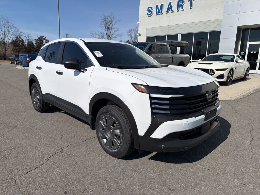 Used 2025 Nissan Kicks S image 2