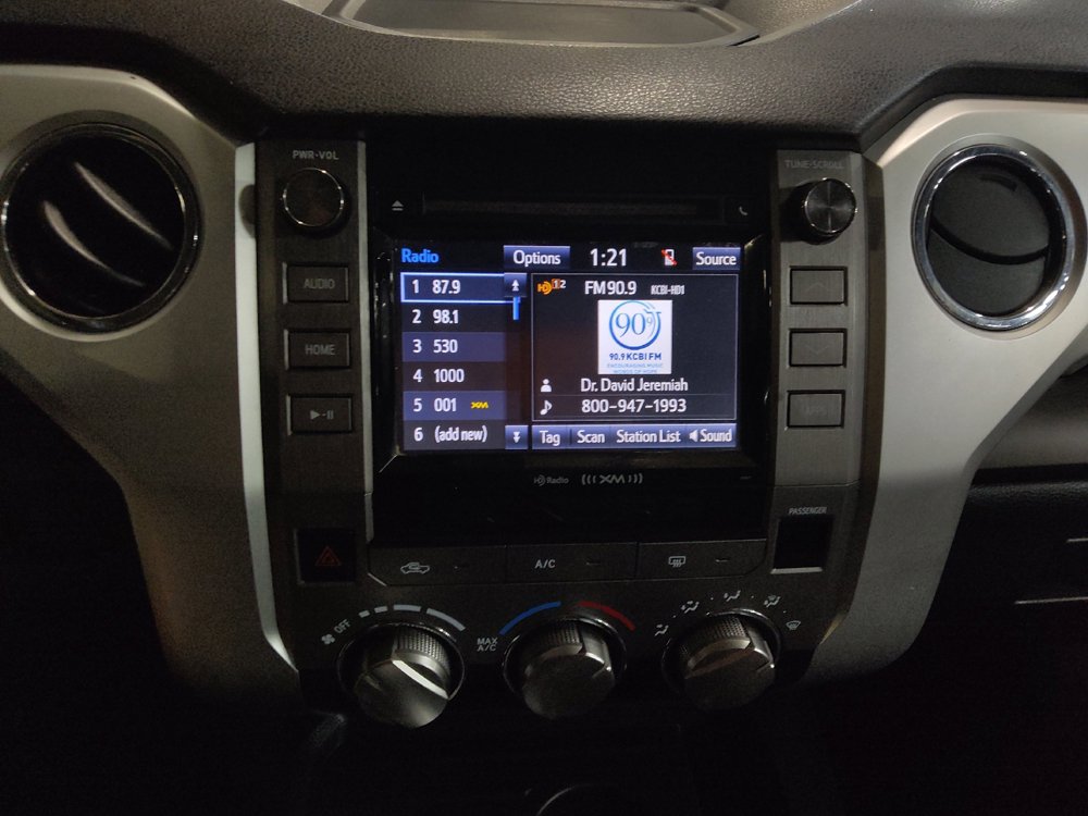 Used 2017 Toyota Tundra SR5 w/ SR5 Upgrade Package RWD image 25