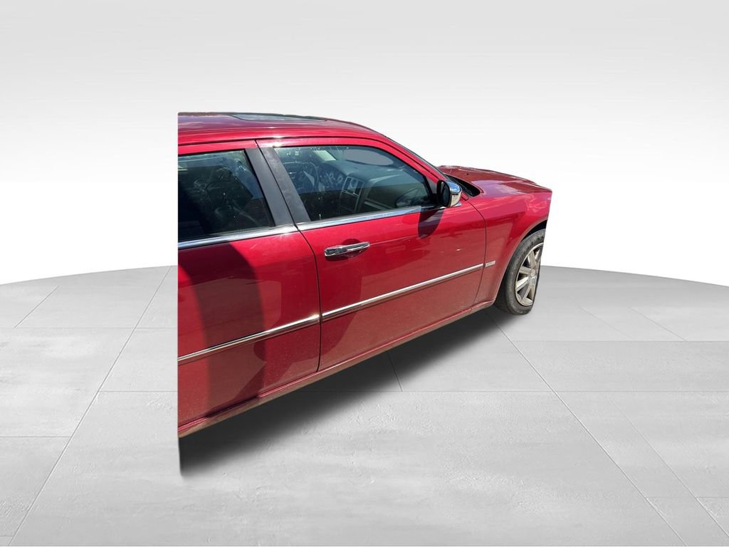 Used 2010 Chrysler 300 Touring RWD image 11