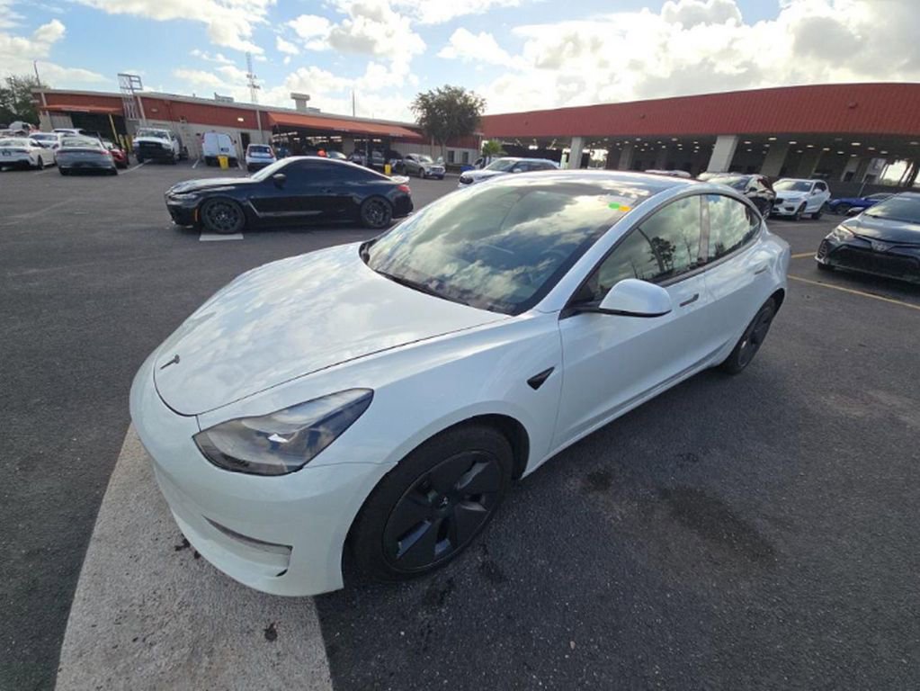 Used 2023 Tesla Model 3 Standard Range image 2