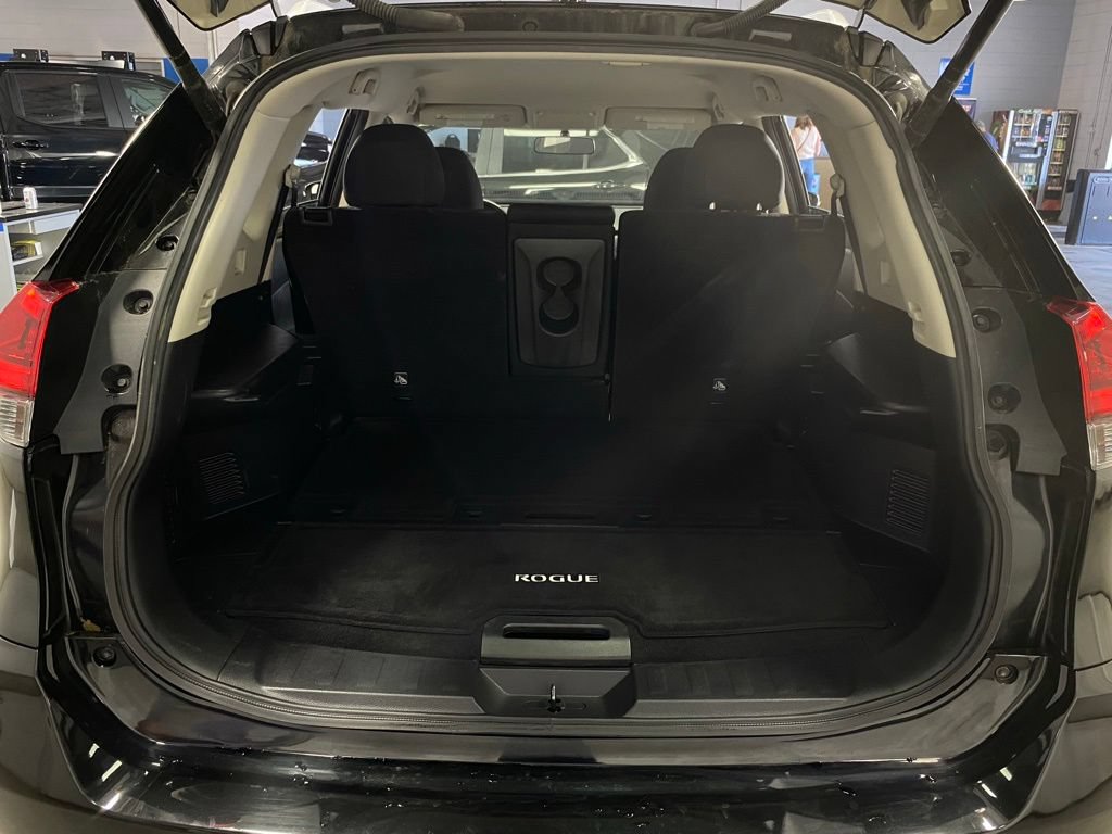Used 2018 Nissan Rogue SV w/ Premium Package AWD/4WD image 29