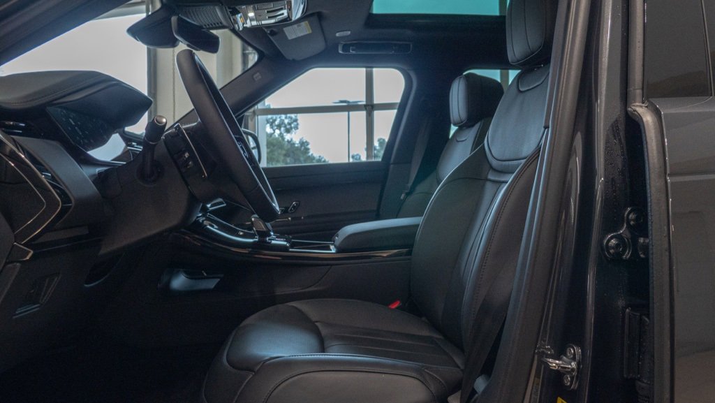 New 2025 Land Rover Range Rover Sport Dynamic SE image 14