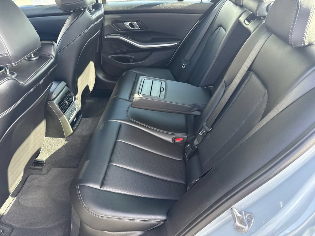 Used 2026 BMW 330i Sedan w/ M Sport Package RWD image 17