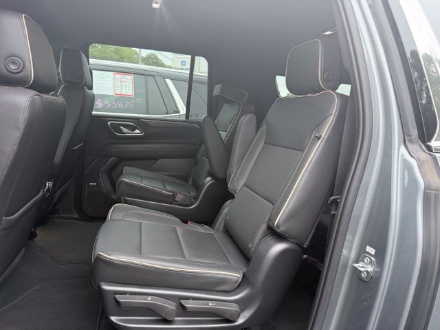 Certified 2022 GMC Yukon XL SLT w/ SLT Luxury Package AWD/4WD image 13