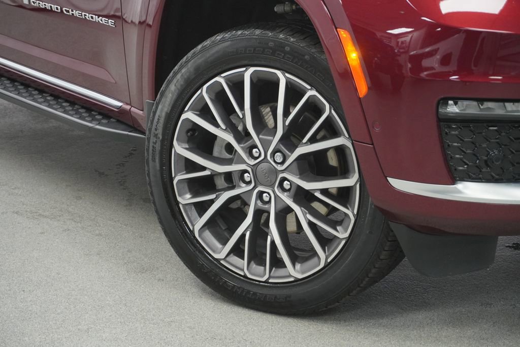 Certified 2025 Jeep Grand Cherokee L Summit AWD/4WD image 4