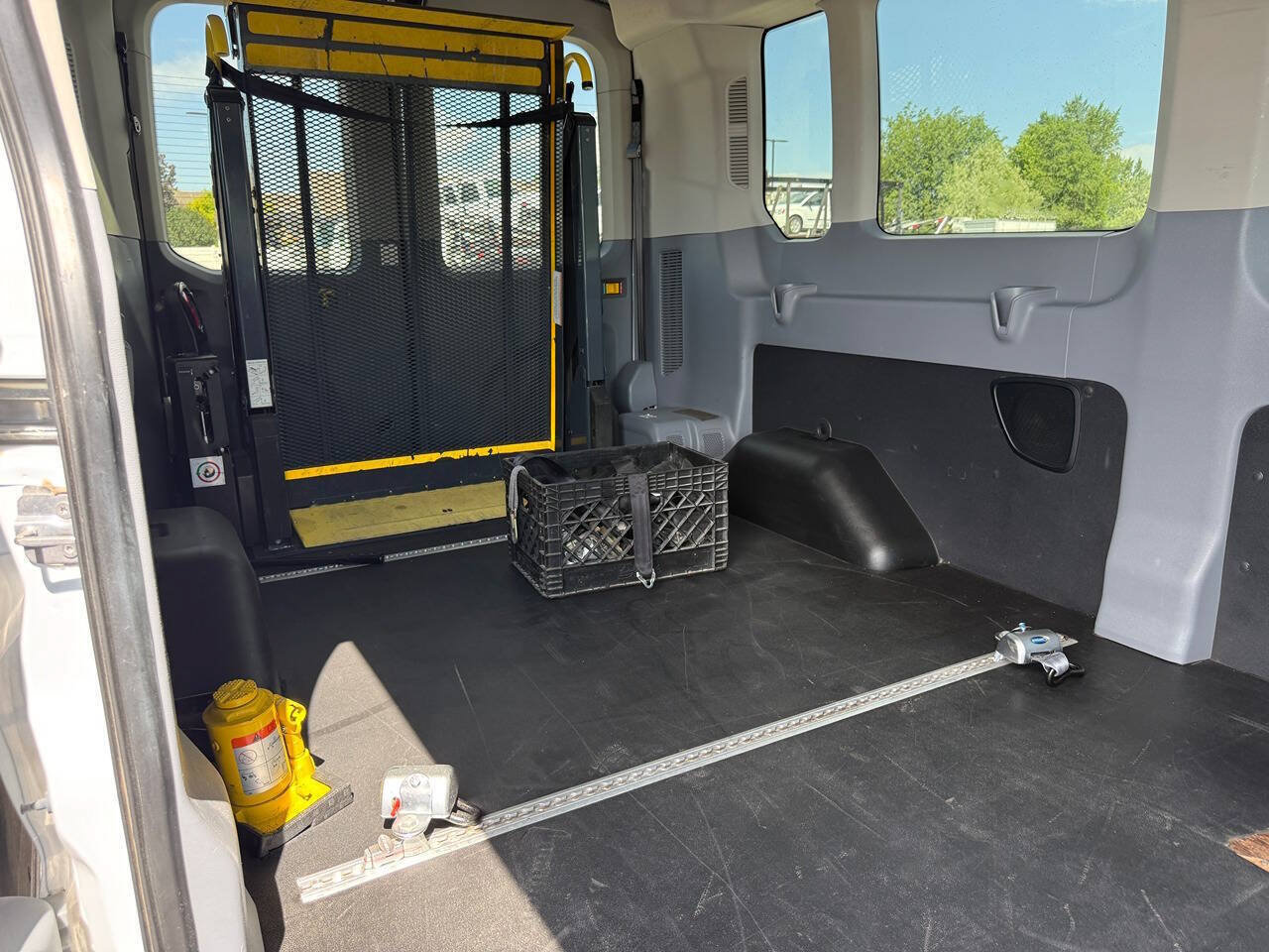 Used 2016 Ford Transit 350 XLT RWD image 26