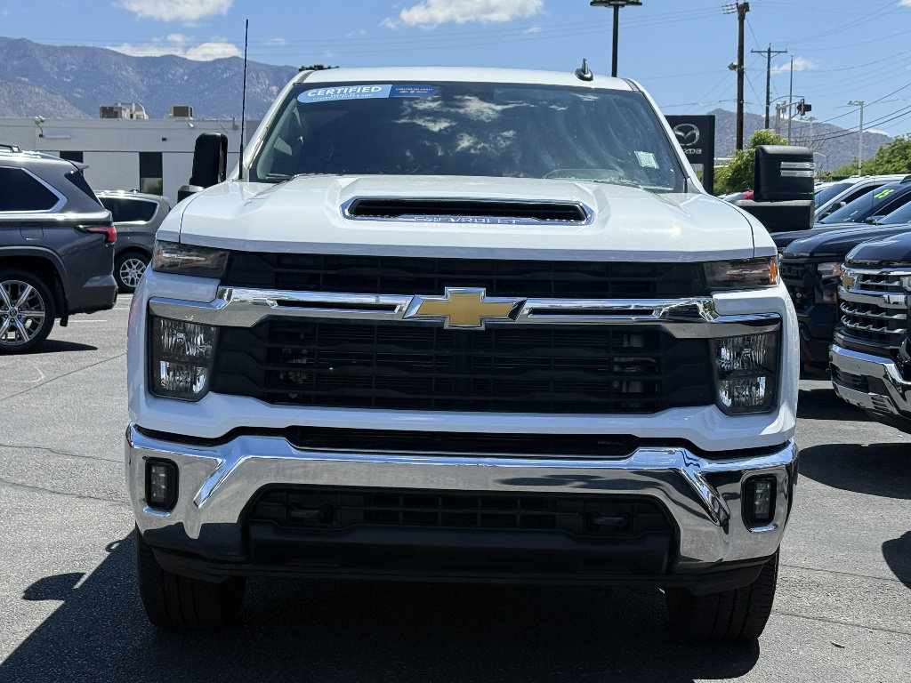 Used 2025 Chevrolet Silverado 2500 LT AWD/4WD image 3