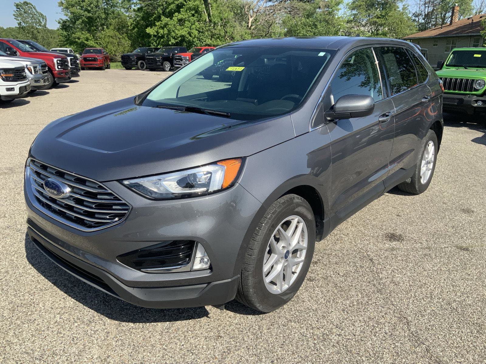 Used 2021 Ford Edge SEL w/ Convenience Package AWD/4WD image 4